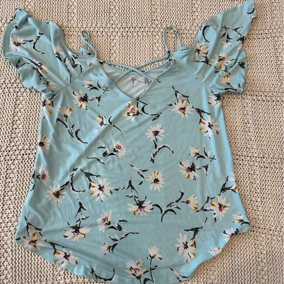 STITCH FIX Kayleigh - Valette Cold Shoulder blue floral Blouse - women’s medium - Picture 2 of 5